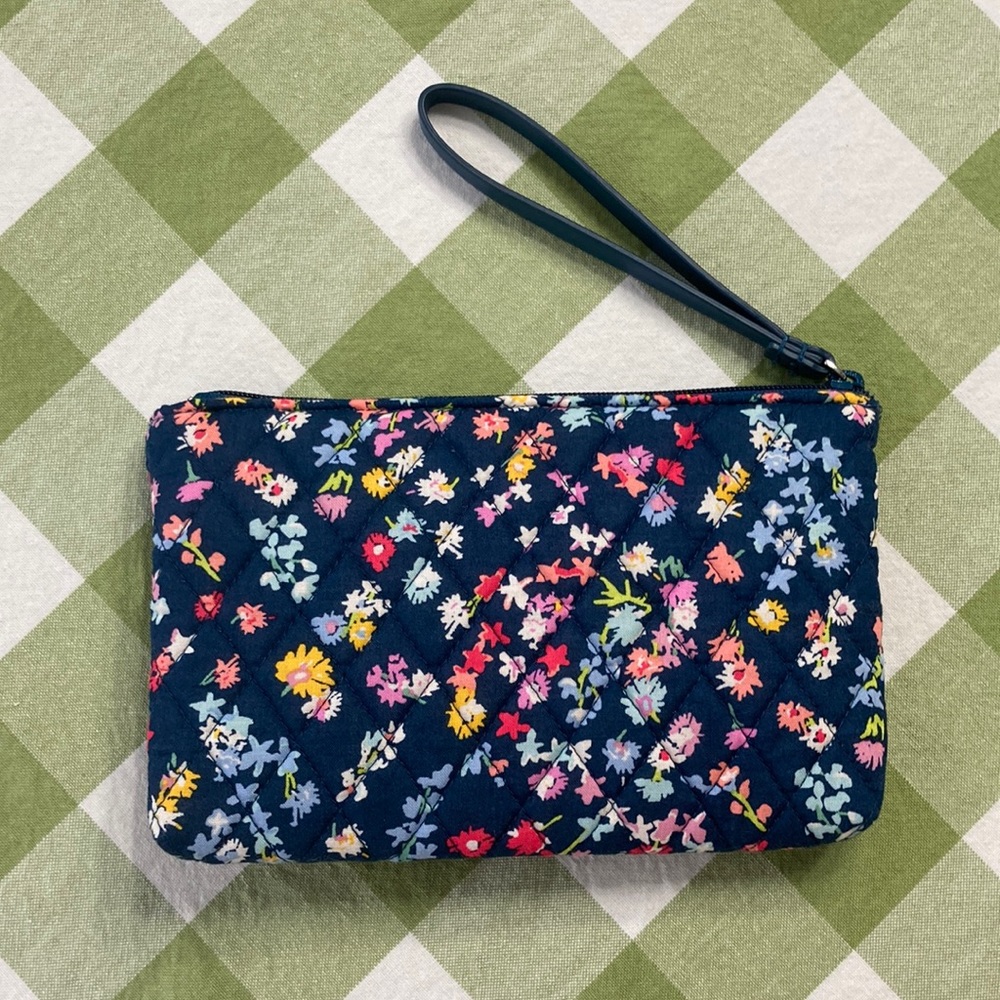Vera Bradley wristlet. Perfect condition.
